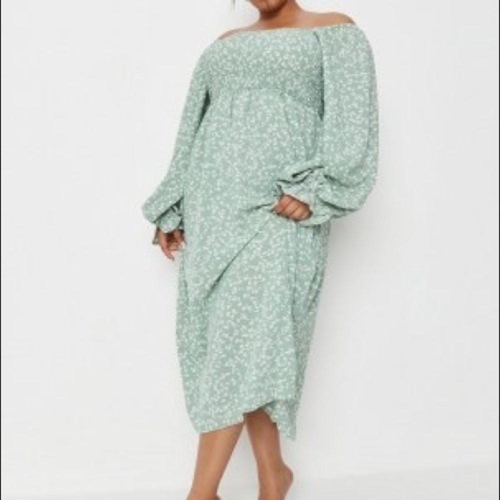 MISGUIDED plus size sage floral print shirred
smock midaxi dress,SIZE:12 (US)